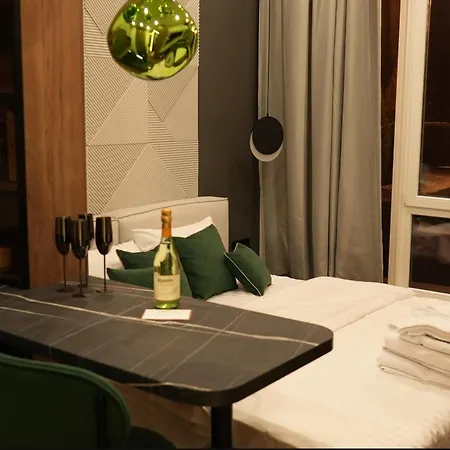 Skyspa - з джакузі на терасі з видом на печерськ Апарт-отель *