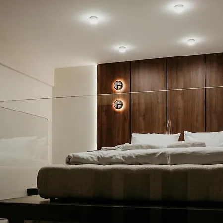 Skyspa - з джакузі на терасі з видом на печерськ