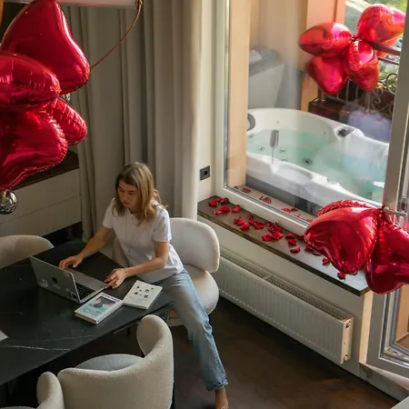 Skyspa - з джакузі на терасі з видом на печерськ Апарт-отель Киев
